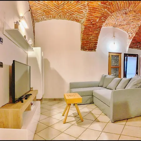 La Fiaba: Bilocale Nel Centro Storico Di Cuneo Exterior foto